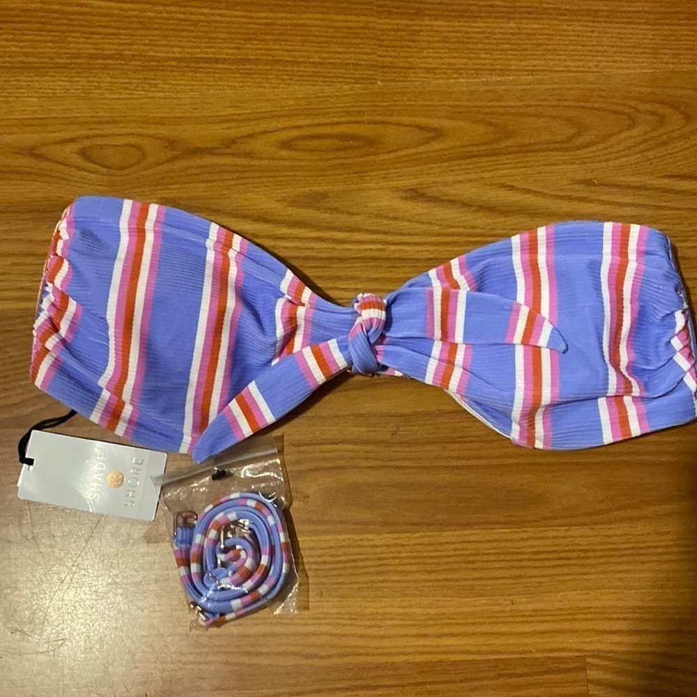 Shade & Shore Bikini Top size Large ( BW)